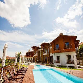 Irenes Resort Káto Loutrákion Esterno foto